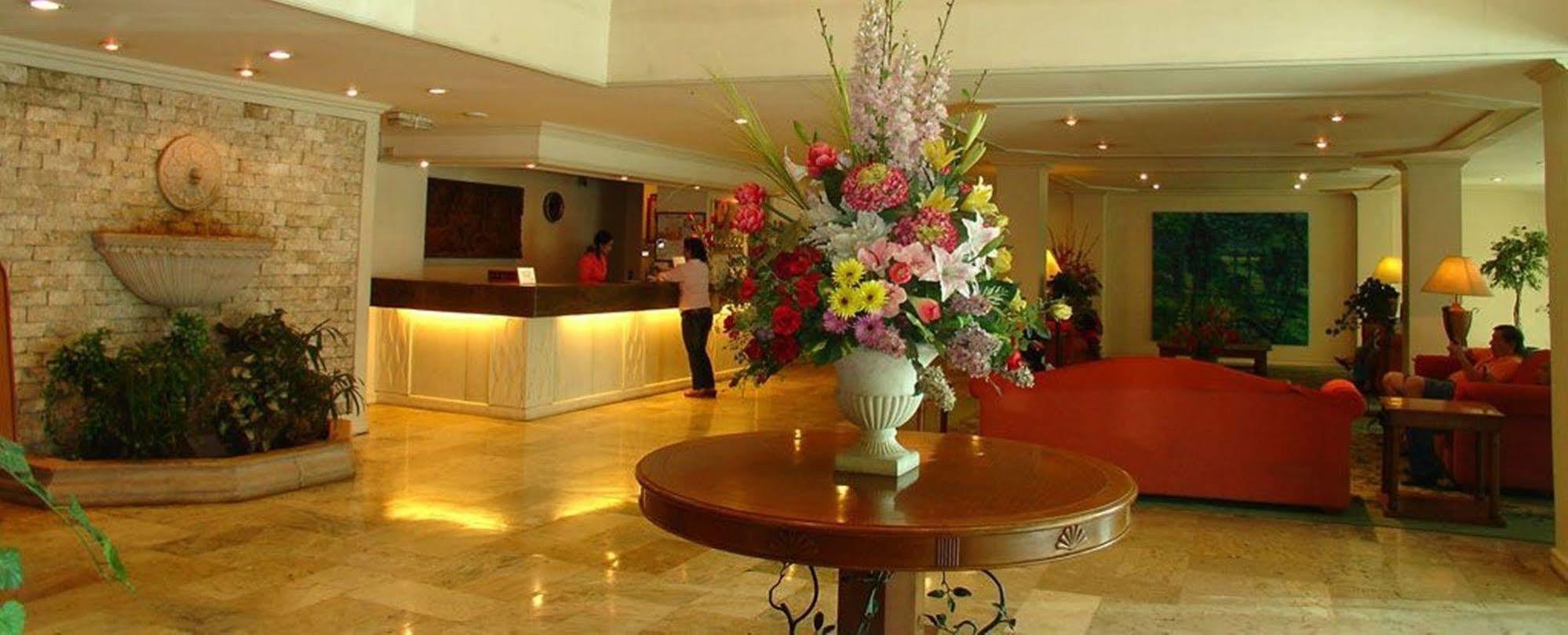 De Luxe Hotel Cagayán de Oro Exterior foto